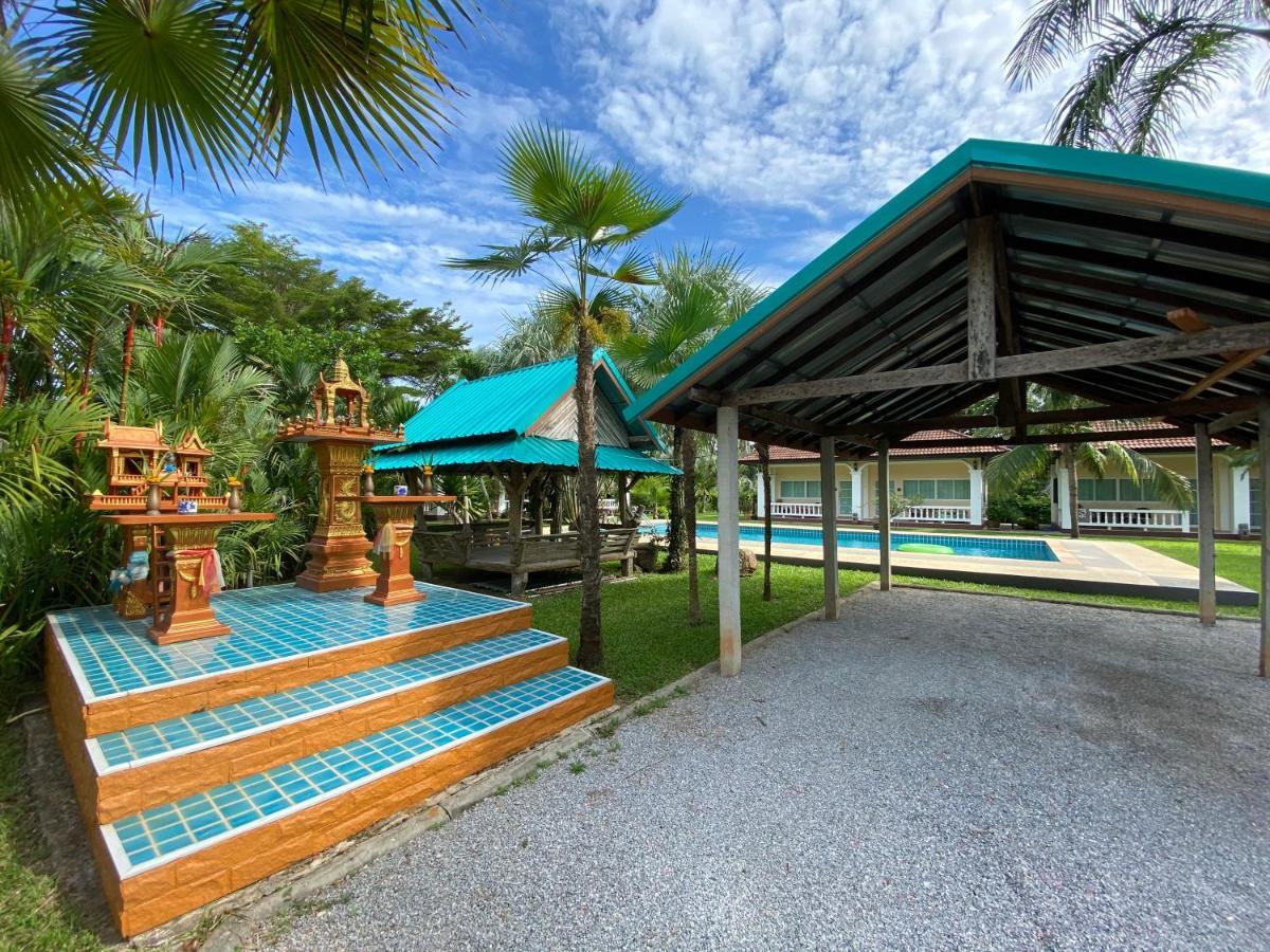 Palm Gardens Resort, Bang Saphan Bagian luar foto